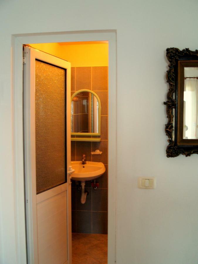 Q Bay Apartments Qeparo Habitación foto